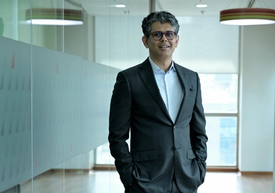 NRIs in the UAE & US
